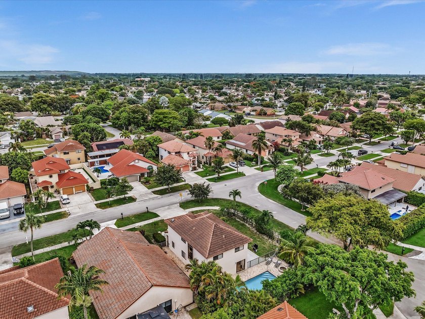Welcome to this well-appointed three-bedroom - photo 45