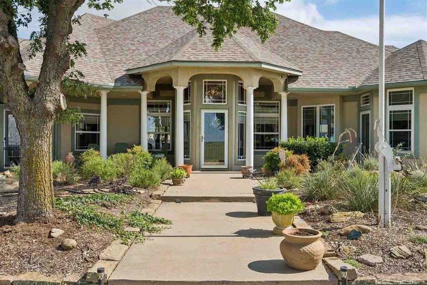 Beautiful custom built, one owner home on 150 acres with - photo 3