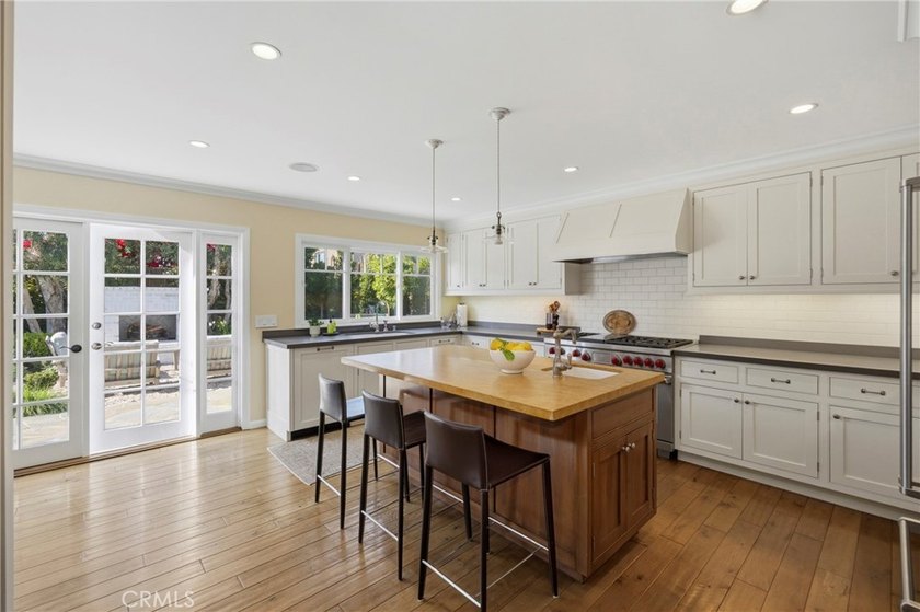 Welcome to 9601 Dumbreck Drive, a beautifully updated Granada - photo 12