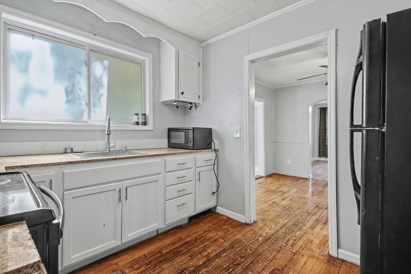 Welcome to 321 Park Street, Georgetown, SC, which is a charming - photo 14