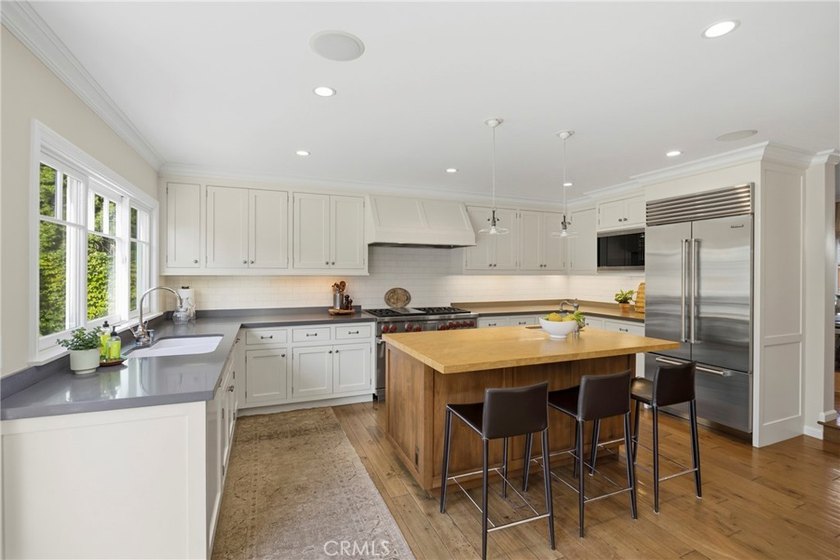 Welcome to 9601 Dumbreck Drive, a beautifully updated Granada - photo 14
