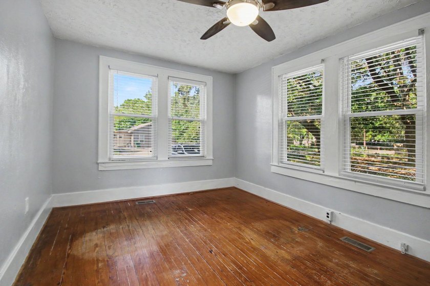 Welcome to 321 Park Street, Georgetown, SC, which is a charming - photo 15