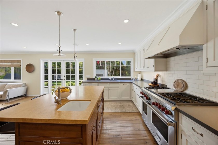 Welcome to 9601 Dumbreck Drive, a beautifully updated Granada - photo 15