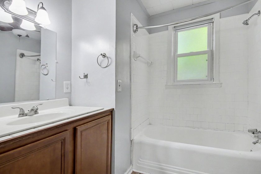 Welcome to 321 Park Street, Georgetown, SC, which is a charming - photo 17