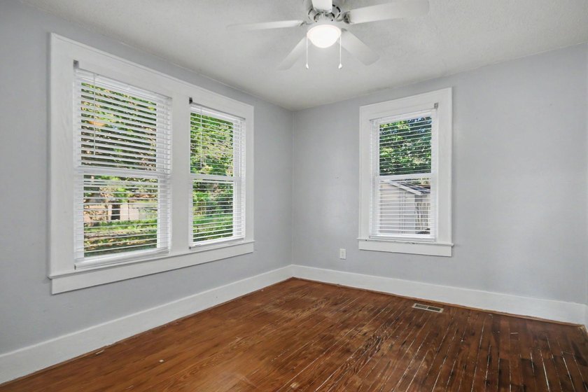 Welcome to 321 Park Street, Georgetown, SC, which is a charming - photo 19