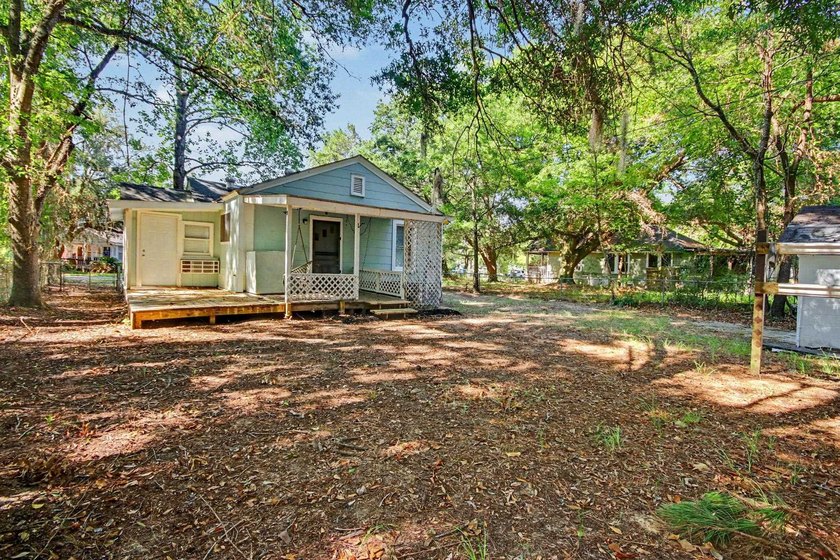 Welcome to 321 Park Street, Georgetown, SC, which is a charming - photo 26