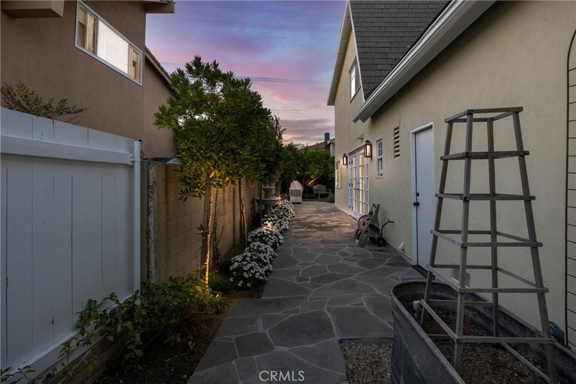 Welcome to 9601 Dumbreck Drive, a beautifully updated Granada - photo 49