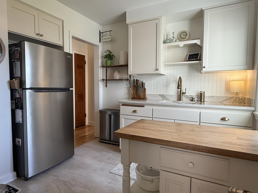 Welcome to this charming 3-bedroom Cape Cod in Cudahy! The main - photo 3