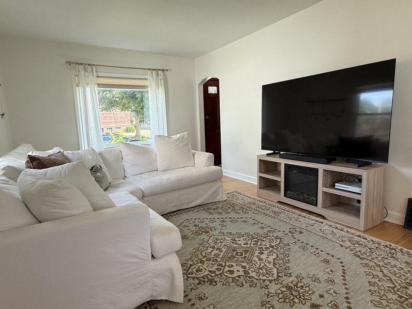 Welcome to this charming 3-bedroom Cape Cod in Cudahy! The main - photo 10