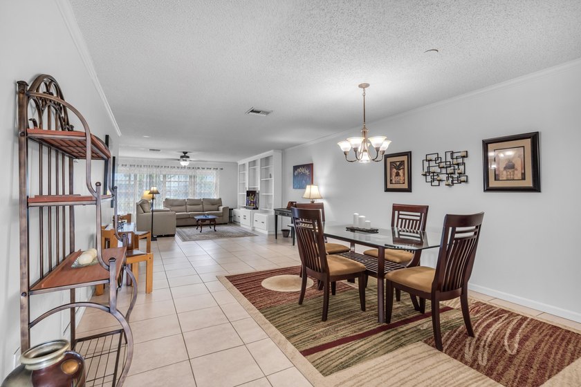 Welcome to this beautifully maintained two-bedroom, two-bathroom - photo 11