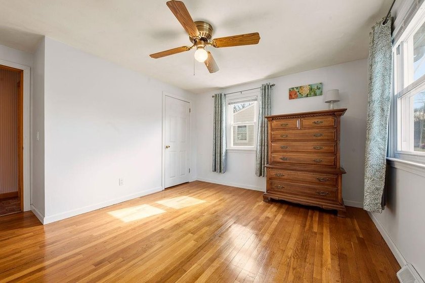 WARWICK, RI -- A classic New England Cape in sought after - photo 17