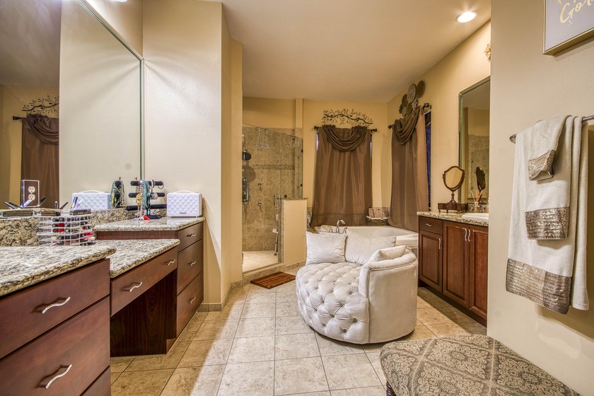 A private backyard paradise with a custom Van Kirk pool, tiki - photo 33