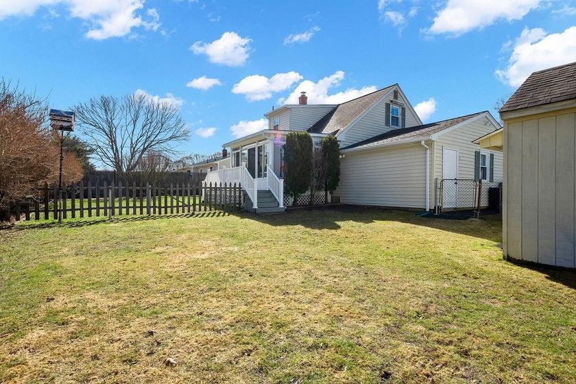WARWICK, RI -- A classic New England Cape in sought after - photo 35