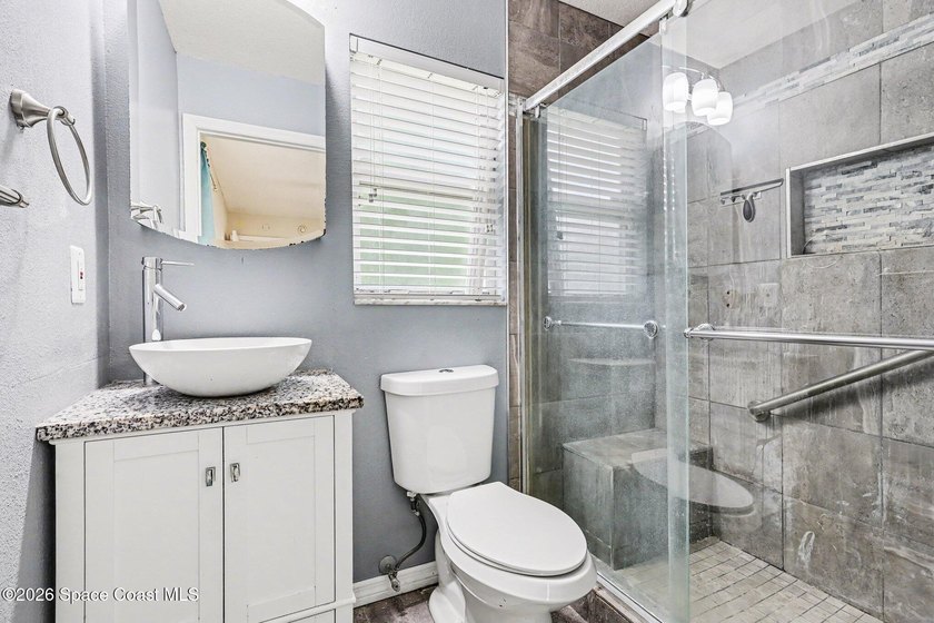 Nice 3 bedroom 2 bath 2 car garage with a bonus room &amp; a Large - photo 11