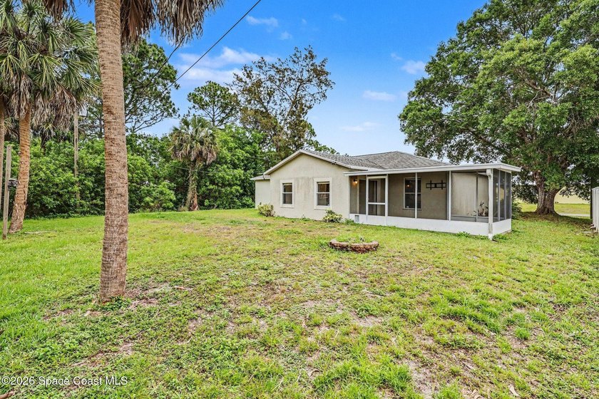 Nice 3 bedroom 2 bath 2 car garage with a bonus room &amp; a Large - photo 23