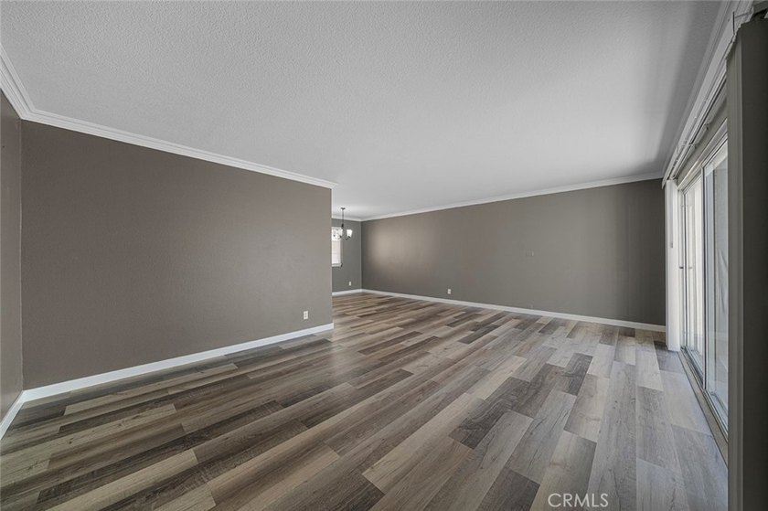 Beautifully updated 2-bedroom, 2-bathroom condo offering a - photo 4