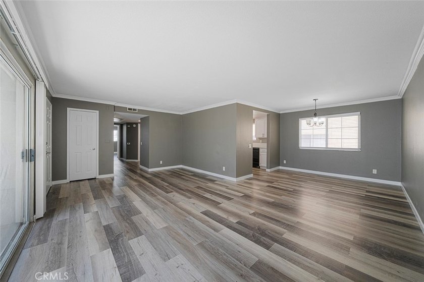 Beautifully updated 2-bedroom, 2-bathroom condo offering a - photo 6