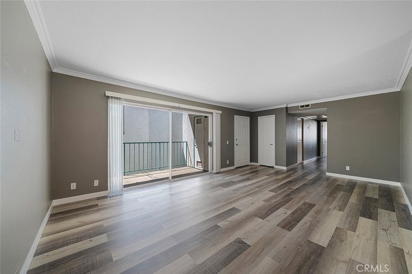 Beautifully updated 2-bedroom, 2-bathroom condo offering a - photo 7