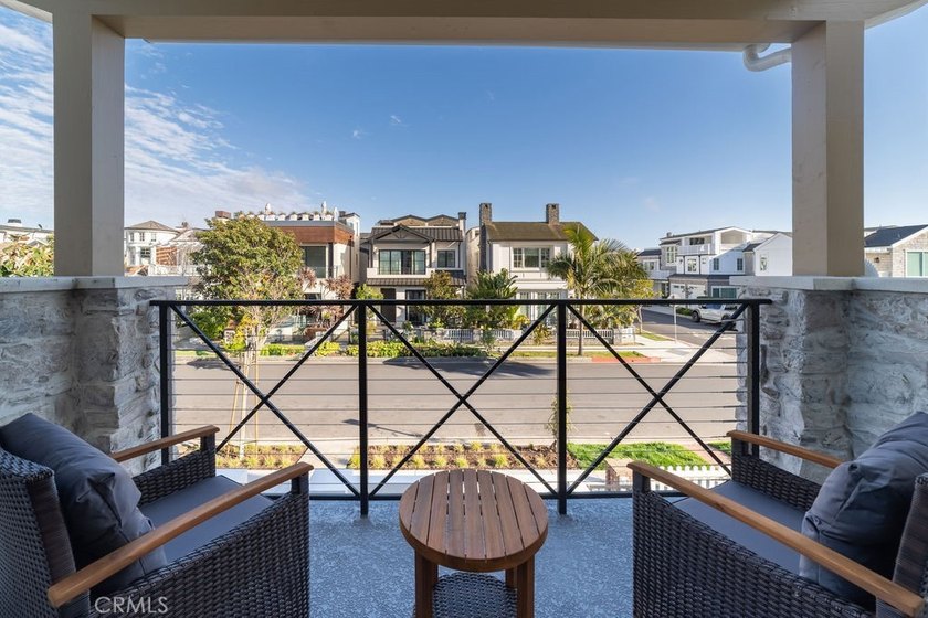 Step into the ultimate Corona del Mar lifestyle at 603 Acacia, a - photo 20