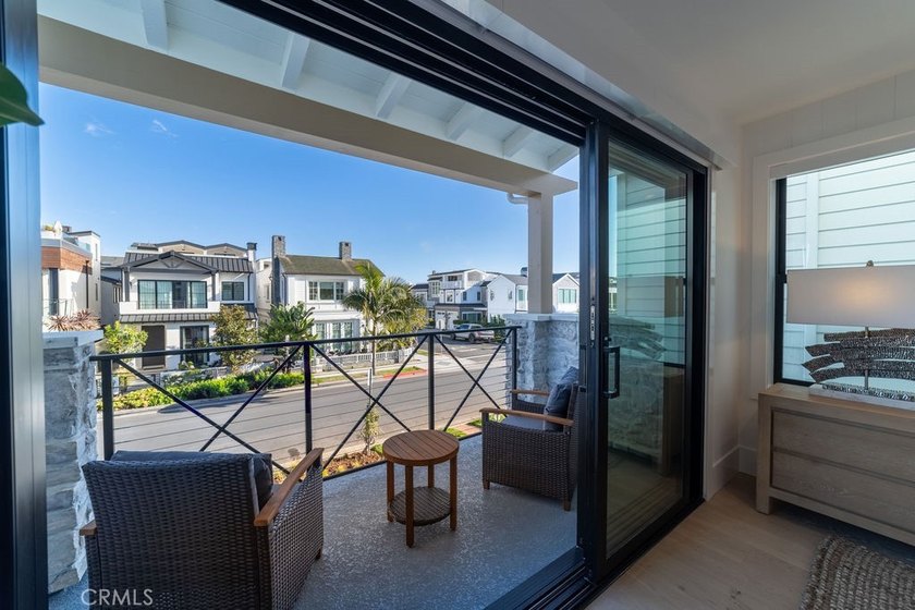 Step into the ultimate Corona del Mar lifestyle at 603 Acacia, a - photo 21