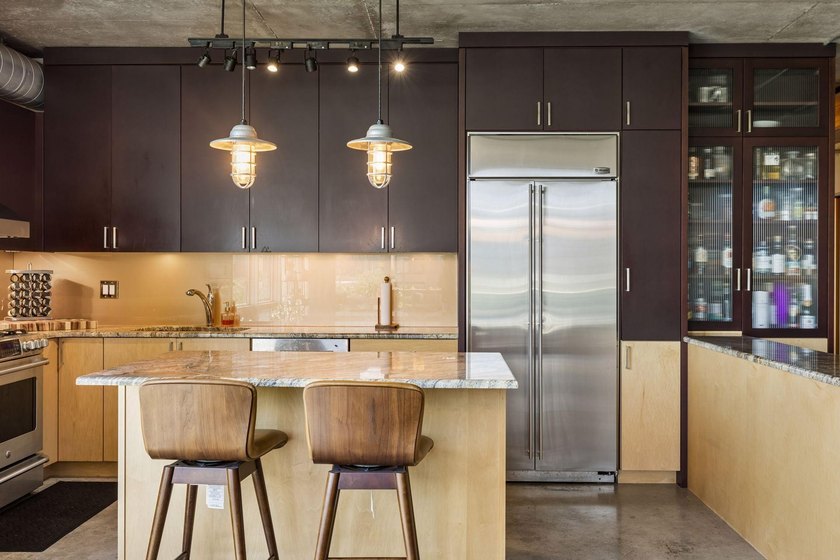 Absolutely stunning west-facing corner unit with expansive - photo 6