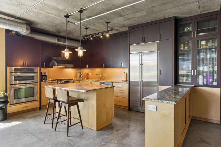 Absolutely stunning west-facing corner unit with expansive - photo 7