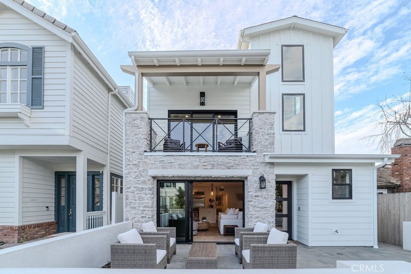 Step into the ultimate Corona del Mar lifestyle at 603 Acacia, a - photo 42