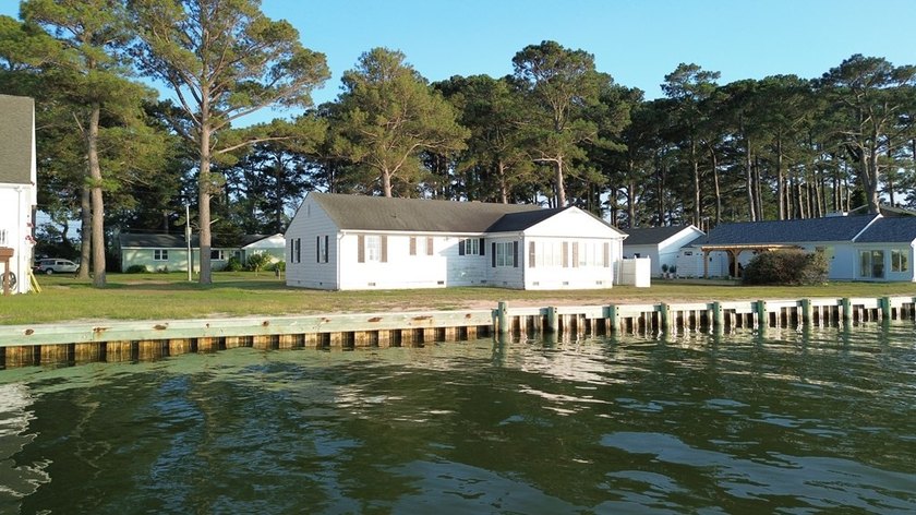 Enjoy expansive water views from this well-maintained ranch - photo 5
