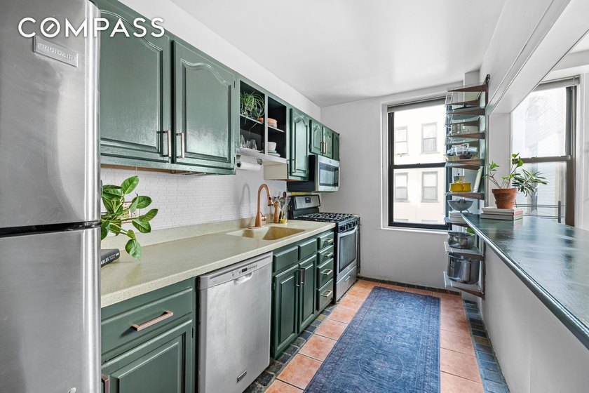 Welcome home to this sun-filled one-bedroom apartment at 7901 - photo 3