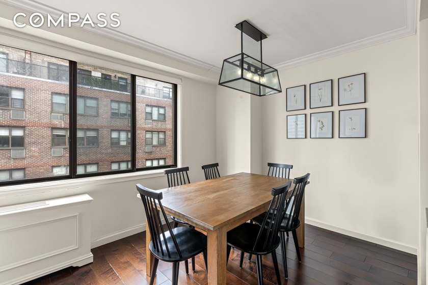 Beautifully Renovated, Convertible 3 Bedroom with In-Unit - photo 3