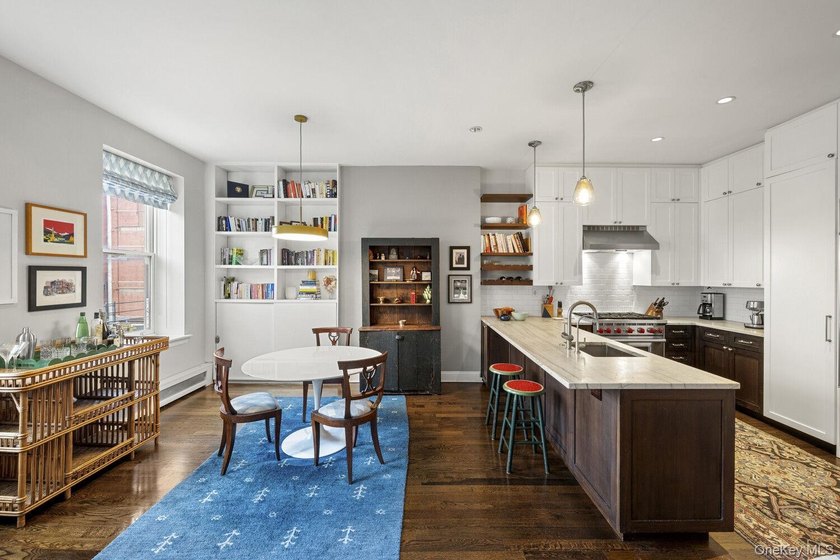 AN ELEGANT, MODERN CARROLL GARDENS GEM W/DREAM ROOFTOP TERRACE - photo 3