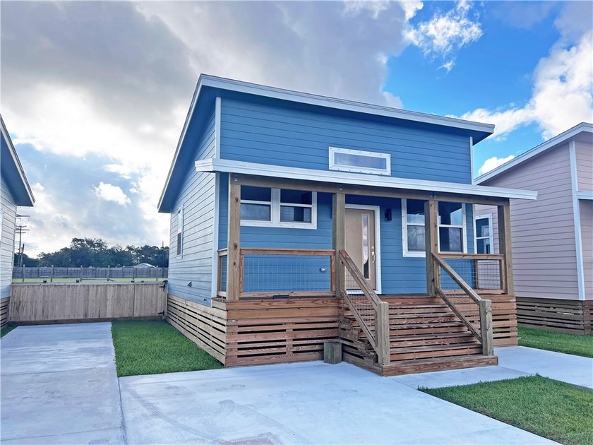 Discover modern design and effortless living in this stylish - photo 2