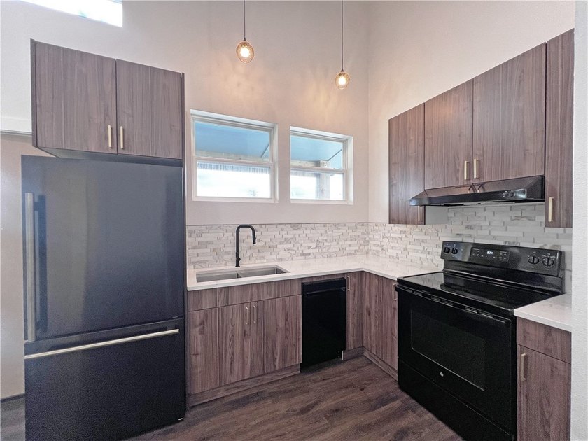 Discover modern design and effortless living in this stylish - photo 8