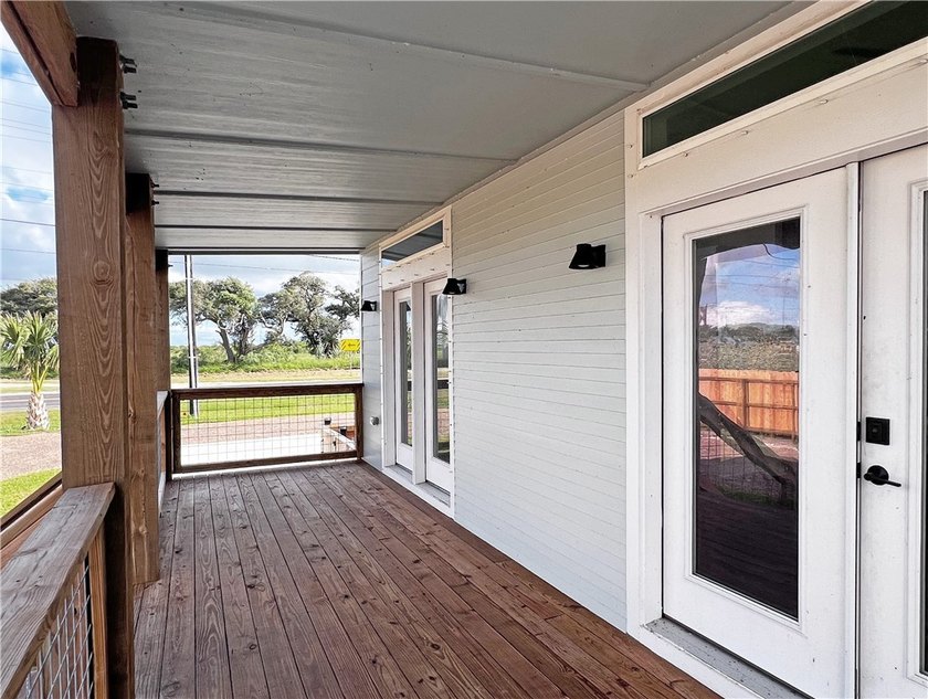 Welcome home to this beautifully designed newer construction - photo 4