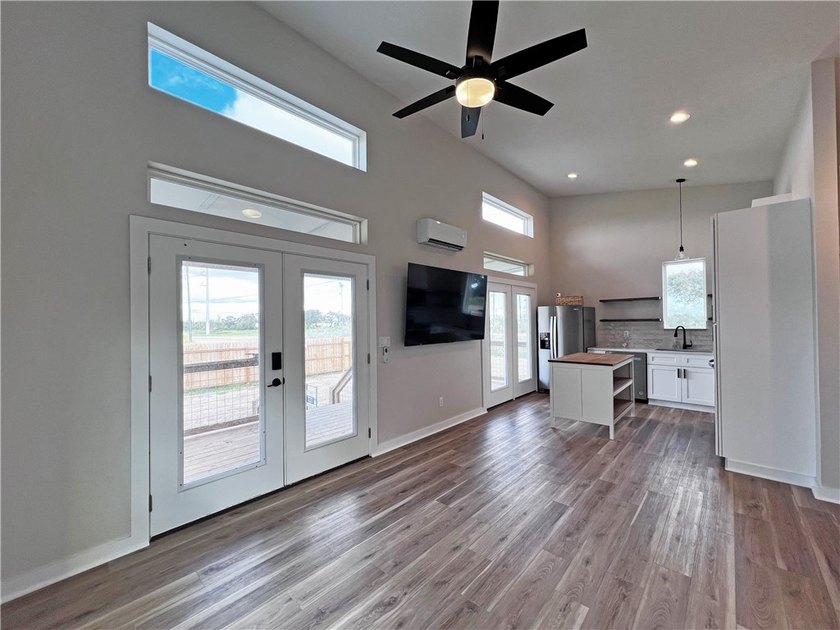 Welcome home to this beautifully designed newer construction - photo 8