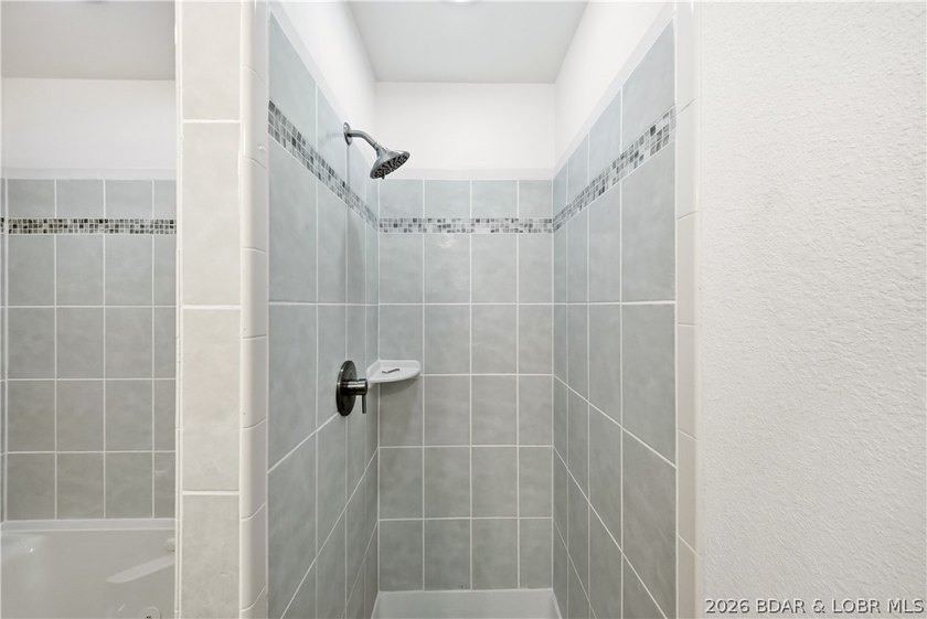 SELLER NOW OFFERING $5,000 TOWARDS CLOSING COSTS! Completely - photo 19