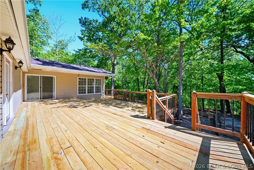 SELLER NOW OFFERING $5,000 TOWARDS CLOSING COSTS! Completely - photo 38