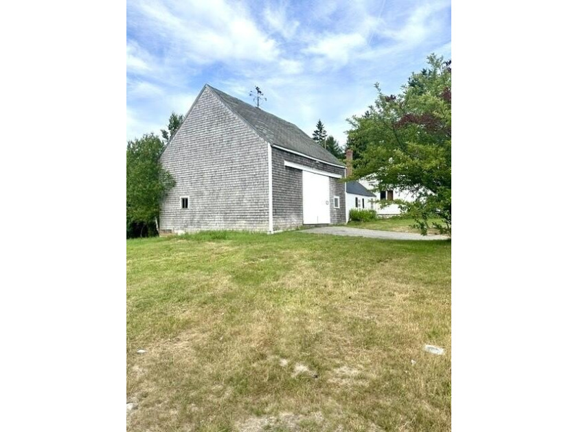 Classic 1890 Cape on 6.7 Acres with Large Barn. If you've been - photo 4