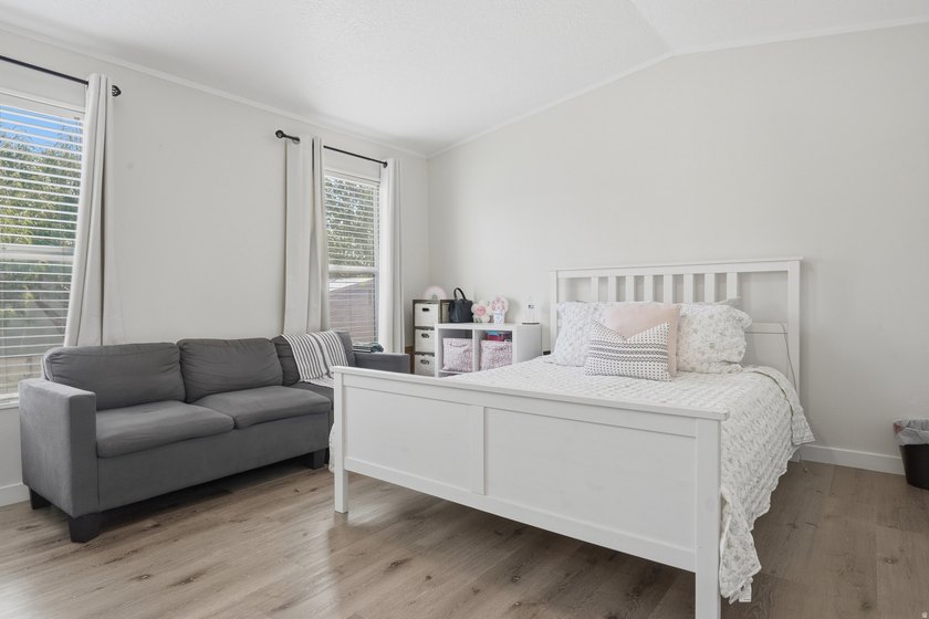 Welcome to this beautifully maintained home in a desirable West - photo 10