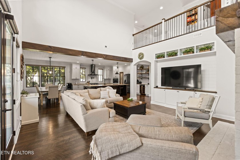 OPEN HOUSE SUN JULY 12 2-4 FOR ALL AGENTS AND CLIENTS TO VIEW! - photo 17