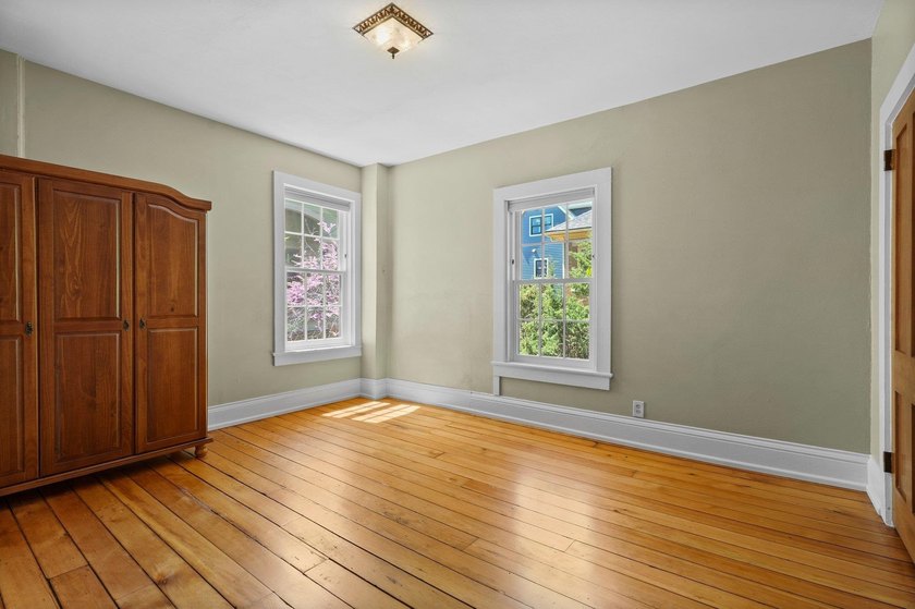Welcome to the Festner House! Gorgeous Italianate in the First - photo 31