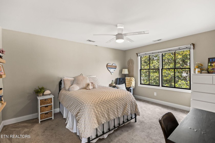 OPEN HOUSE SUN JULY 12 2-4 FOR ALL AGENTS AND CLIENTS TO VIEW! - photo 32