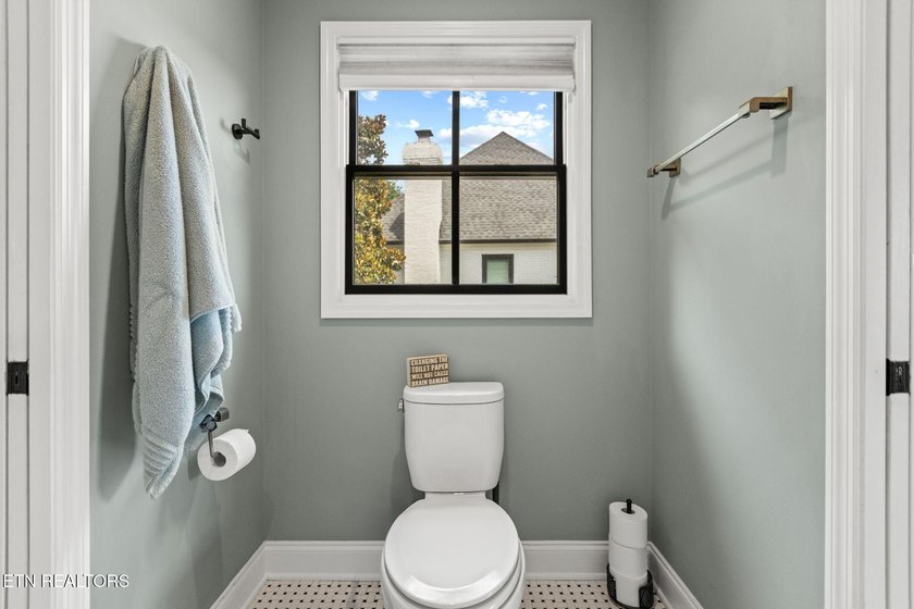 OPEN HOUSE SUN JULY 12 2-4 FOR ALL AGENTS AND CLIENTS TO VIEW! - photo 35