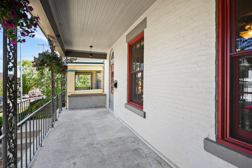 Welcome to the Festner House! Gorgeous Italianate in the First - photo 37