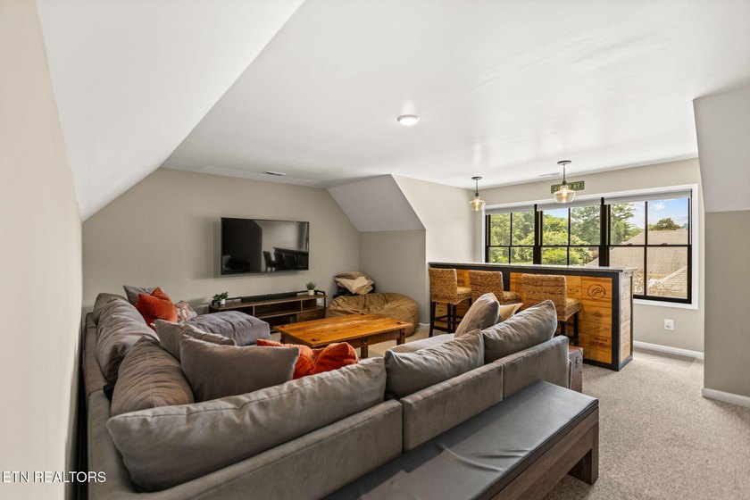 OPEN HOUSE SUN JULY 12 2-4 FOR ALL AGENTS AND CLIENTS TO VIEW! - photo 40