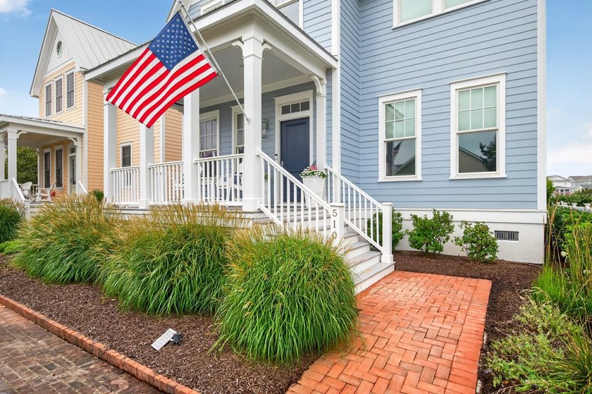 Welcome to effortless coastal living in the sought after Bay - photo 3