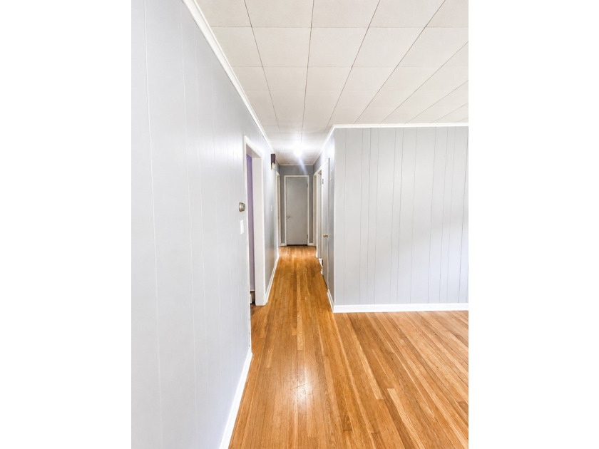 Welcome home to this charming 2-bedroom, 1-bath brick ranch - photo 8
