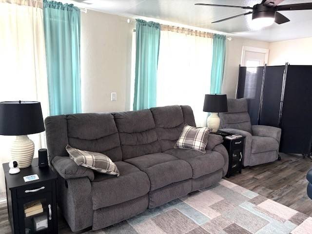 Welcome to this charming and well-maintained 1996 park model - photo 14