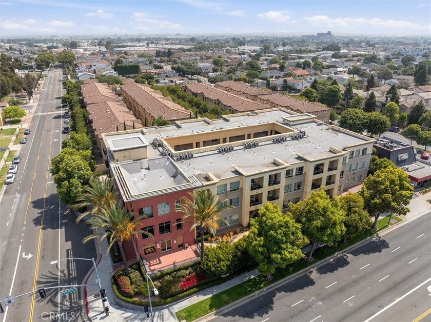 Welcome to The Meridian at Cabrillo, an exclusive 44-residence - photo 21