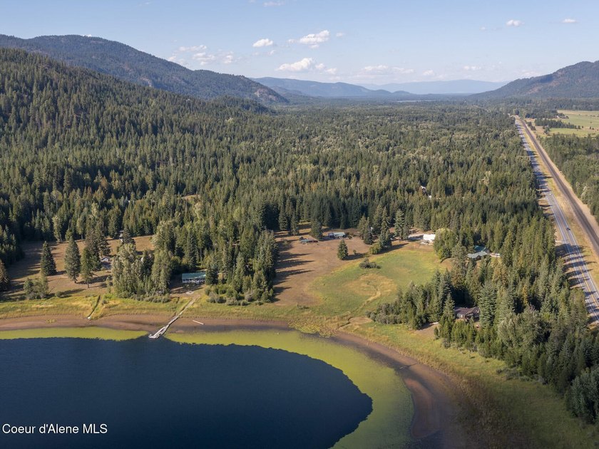 Delightful lakeside cabin on Idyllic 4.9 acres with convenient - photo 43